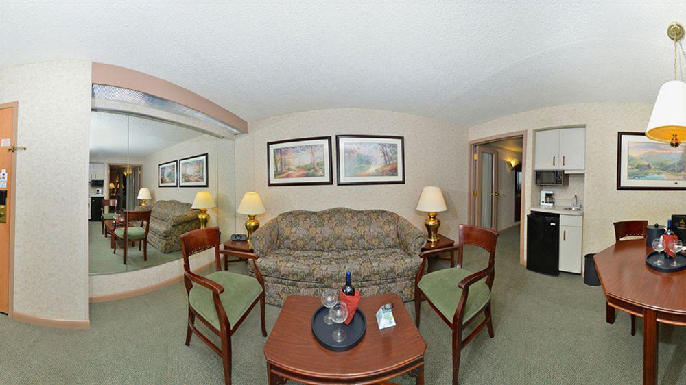 Holiday Inn Wilkes Barre - East Mountain By Ihg Bagian luar foto