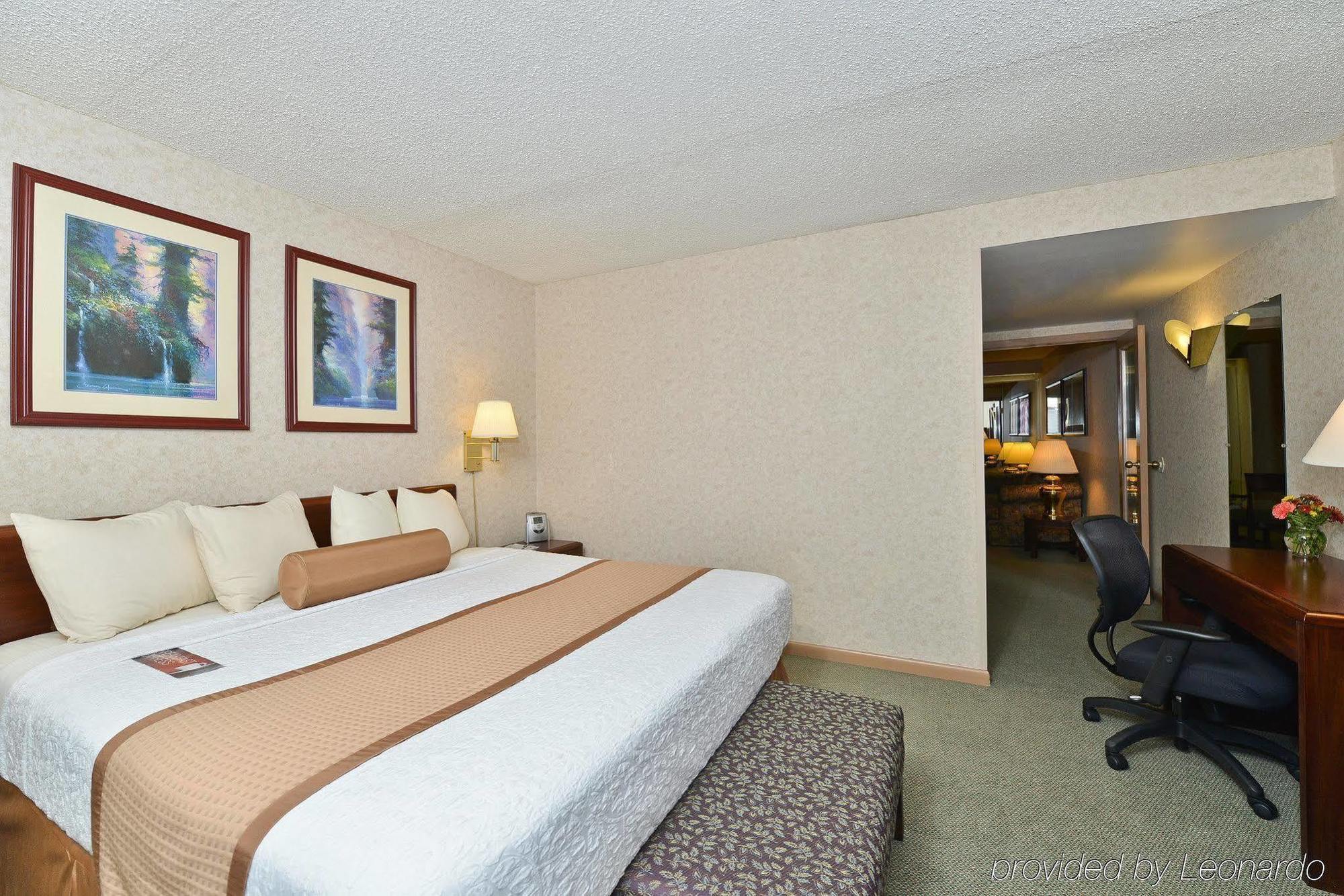 Holiday Inn Wilkes Barre - East Mountain, An Ihg Hotel Bagian luar foto