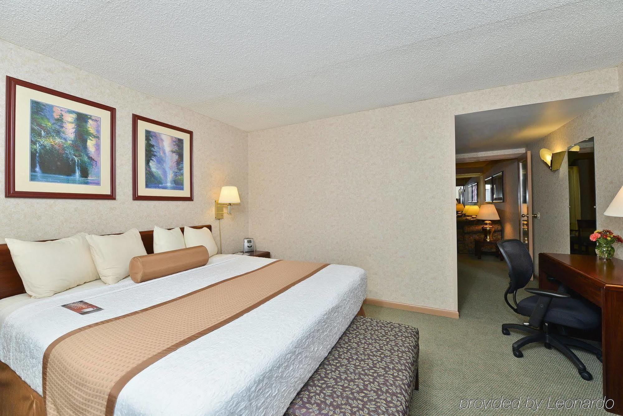 Holiday Inn Wilkes Barre - East Mountain By Ihg Bagian luar foto